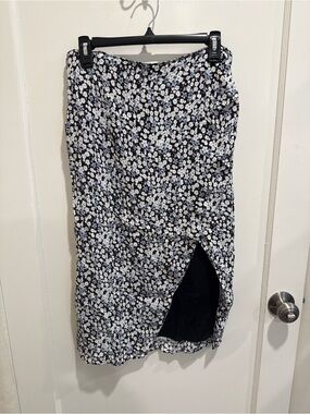 Abercrombie & Fitch Floral Midi Skirt Medium – Side Deep purple & White